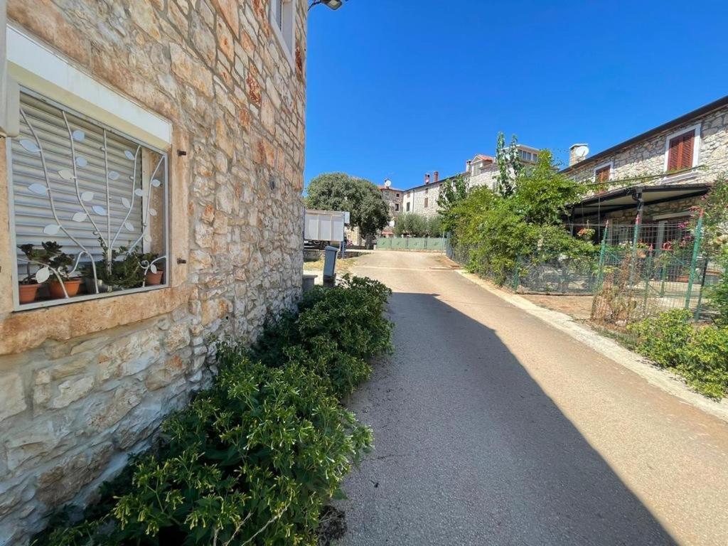 Villa Amore Radini Istrian Romantic Studio With Private Parking And Terrace Brtonigla Eksteriør billede