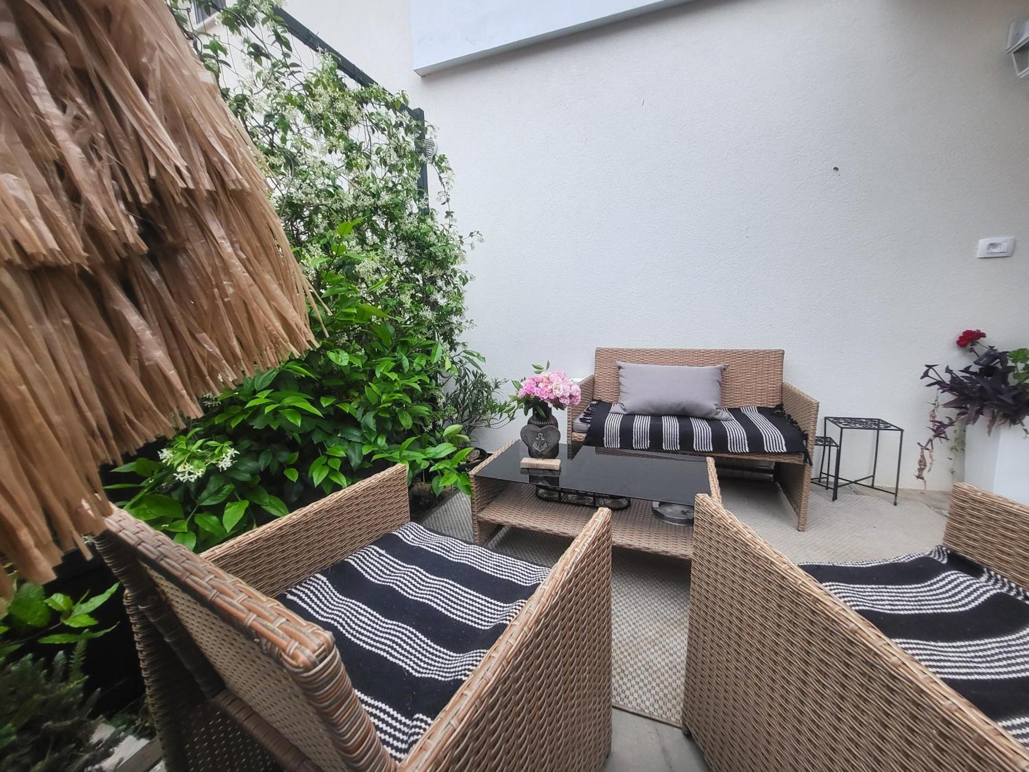 Villa Amore Radini Istrian Romantic Studio With Private Parking And Terrace Brtonigla Eksteriør billede