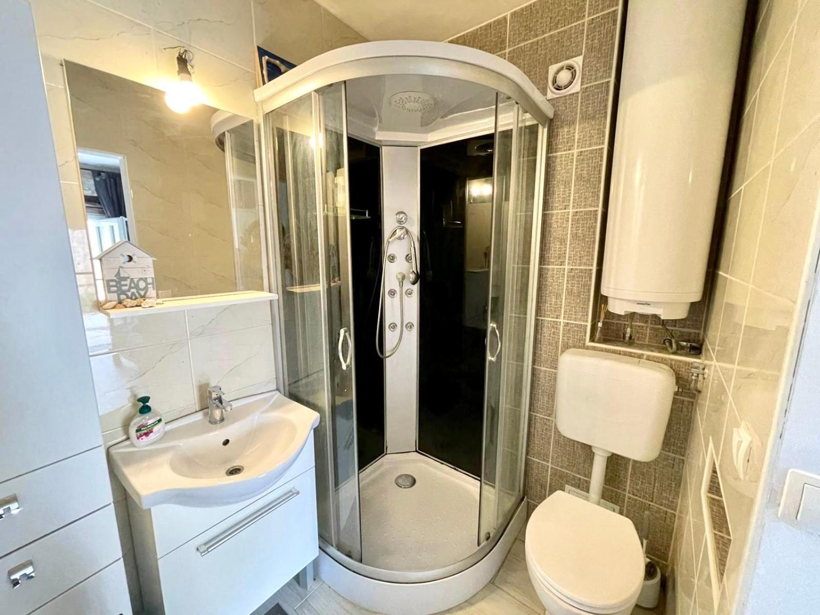Villa Amore Radini Istrian Romantic Studio With Private Parking And Terrace Brtonigla Eksteriør billede